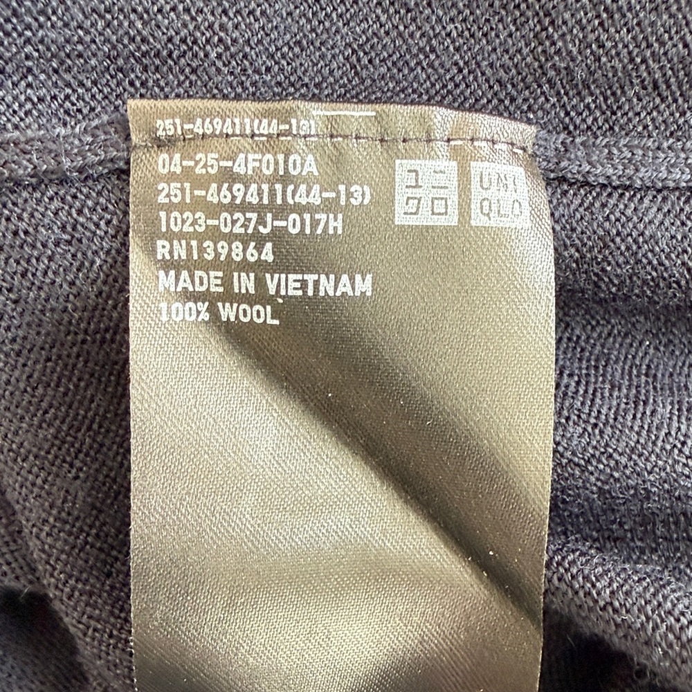 Uniqlo Merino Wool cardigan in Navy size XS - Picture 7 of 7
